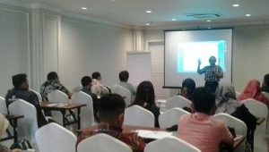 pelatihan-fotografi-suasana-kelas-workshop-fotografi-300x300